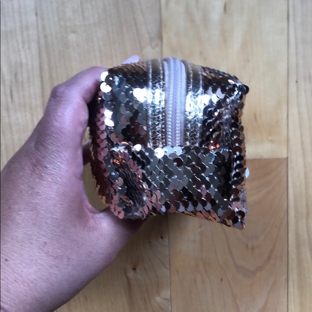 ♥️ NWT Zipper Closure Small Sequin Cosmetic Bag - Picture 4 of 4